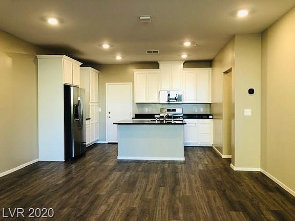 2nd image of 8676 Giant Causeway Ave