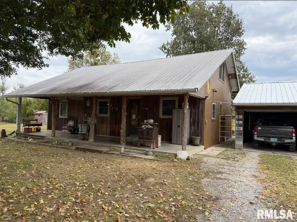 176 Barefoot Ln, De Soto, IL 62924