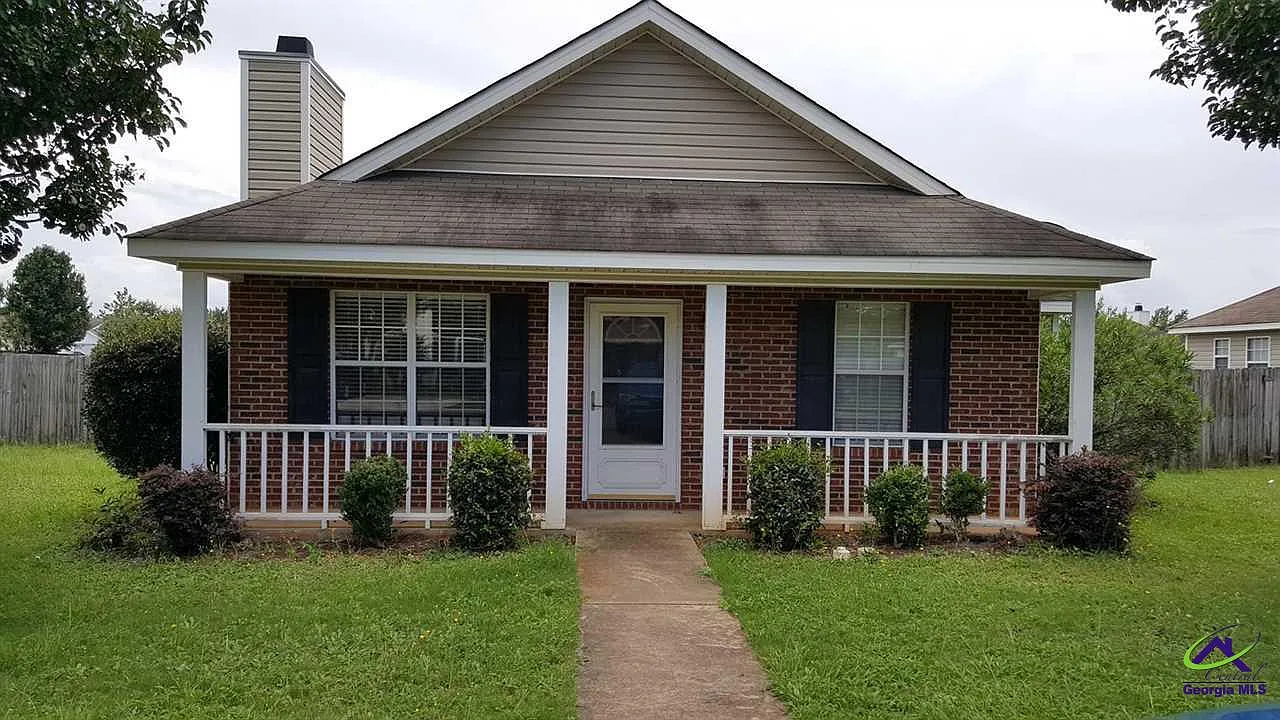 3 bed, 2.0 bath, 1251 sqft, $1,400 — Photo 1