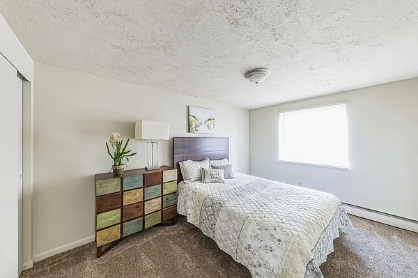 Chamberlain I & II Apartments — Photo 38