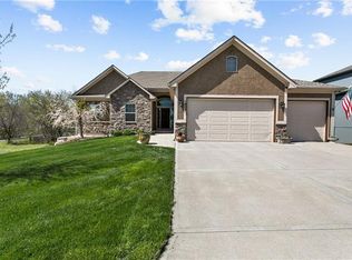 1903 Ridge Tree Dr, Pleasant Hill, MO 64080