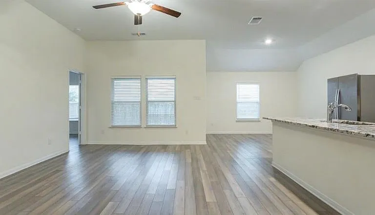 1331 Treeta Trl — Photo 2