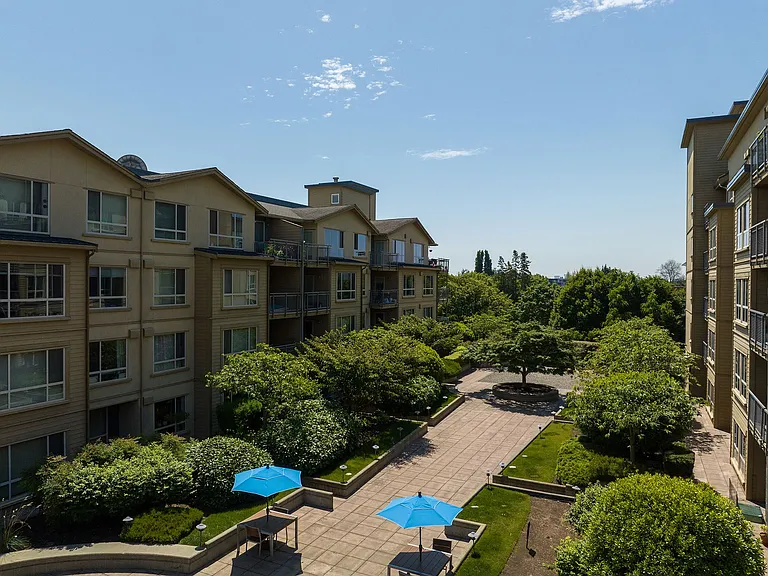 Summit at Madison Park — Photo 22