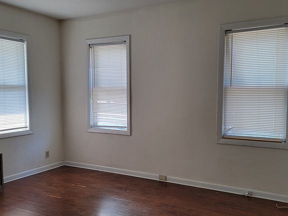 5th image of 85 Blackburn St Floor 2