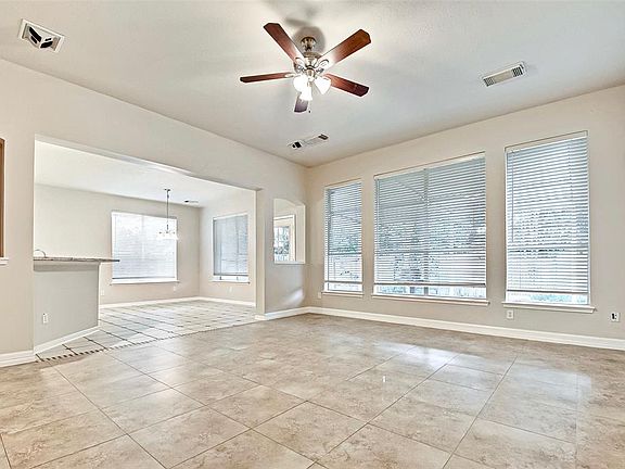 4th image of 738 Annies Way
