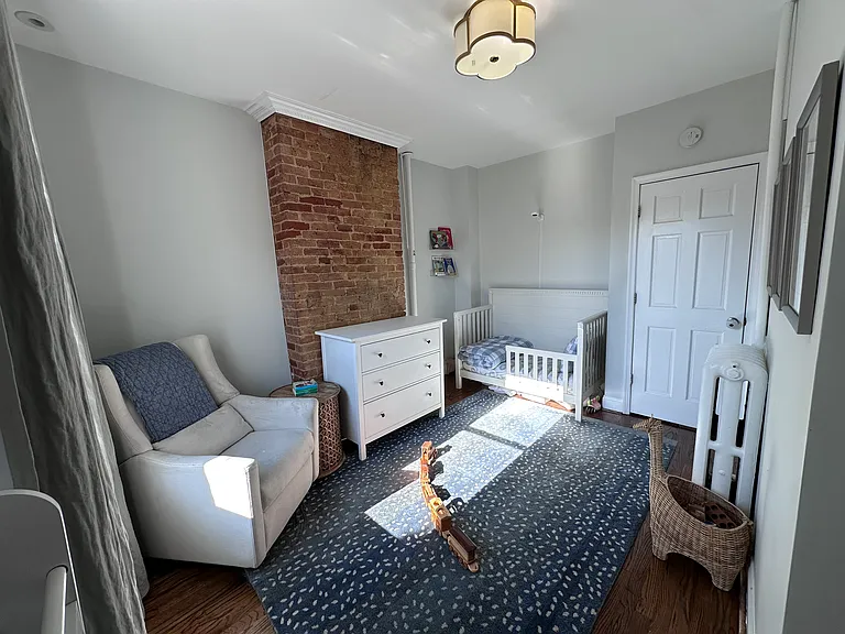 Second upstairs bedroom