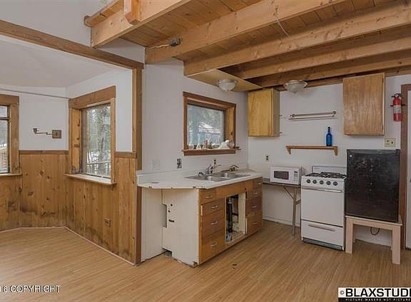 2nd image of 996 E Chena Hills Dr
