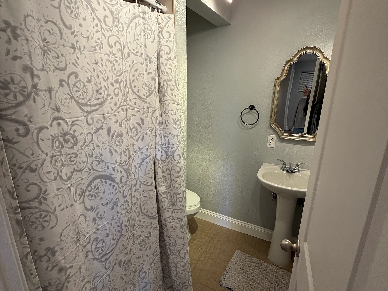 Studio, 300 sqft, $1,000 — Photo 3