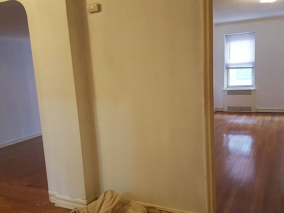 3rd image of 6864 Yellowstone Blvd APT A10