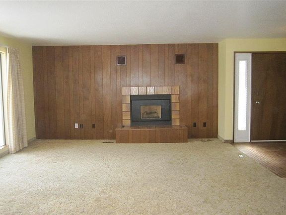3rd image of 1135 SW Wadleigh Dr