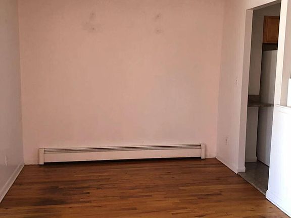 5th image of 8514 60th Ave #3