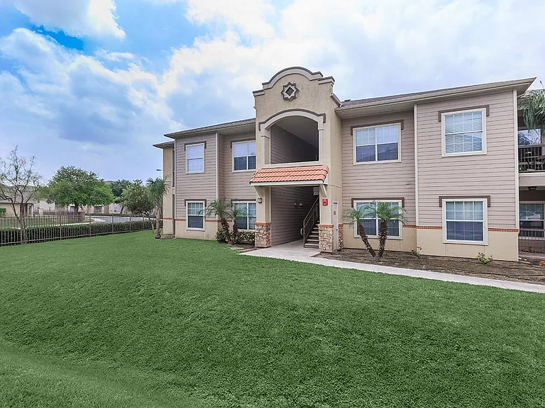Retama Village Apartments — Photo 8