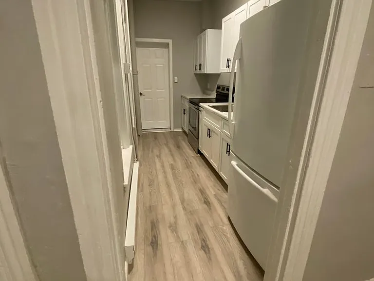 1030 Walnut St — Photo 3