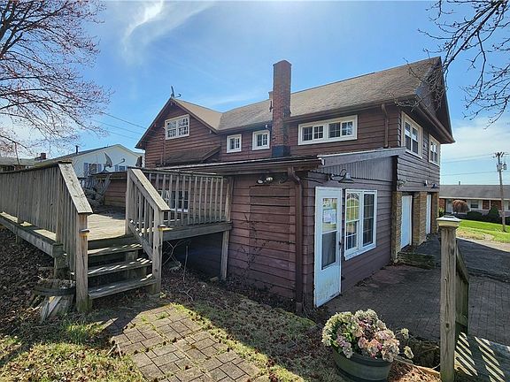 2nd image of 300 Johnet Dr