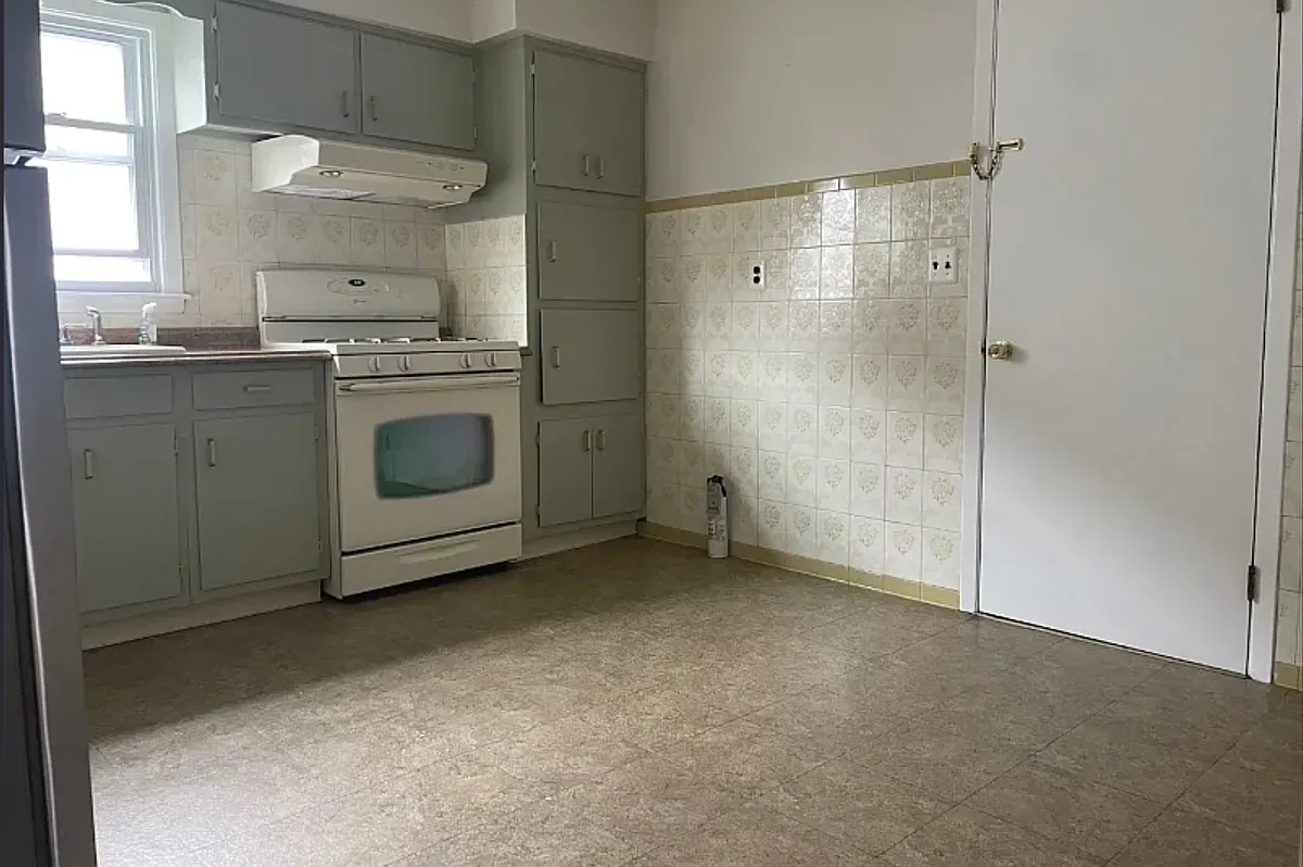 Building Photo - 46 N 8th St #1