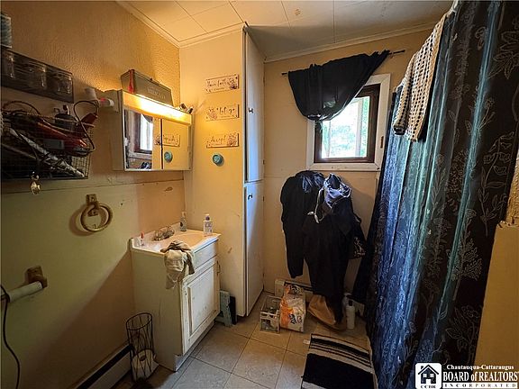 4th image of 434 N 10th St