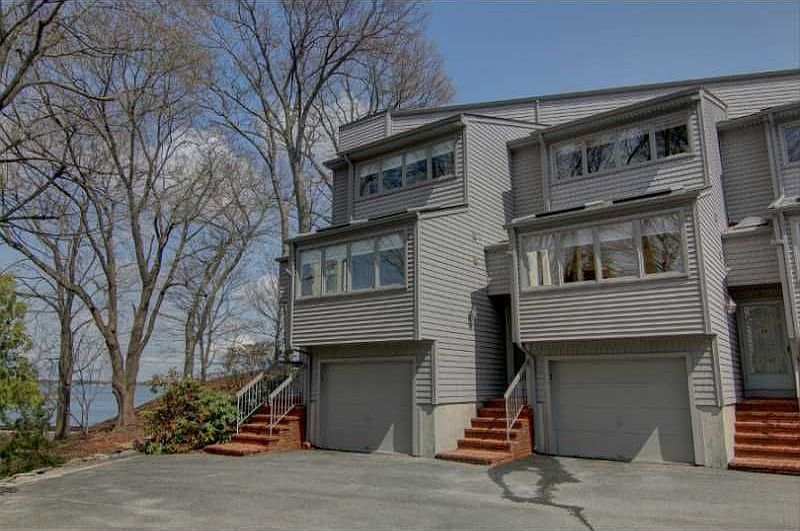 2nd image of 4480 Post Rd Unit 2