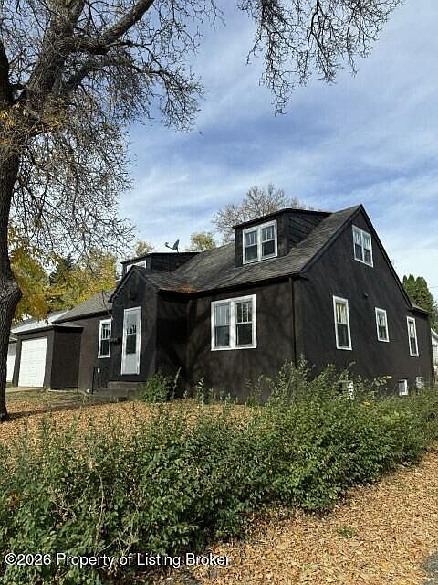 1st image of 632 3rd St W