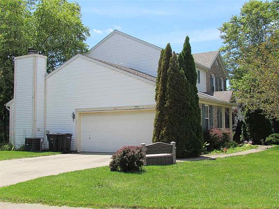 3rd image of 915 Brookridge Ct