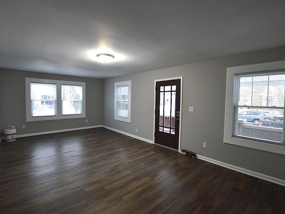 3rd image of 1336 Shannon Ave