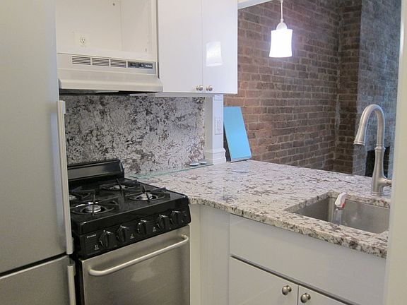 5th image of 419 E 87th St #1C