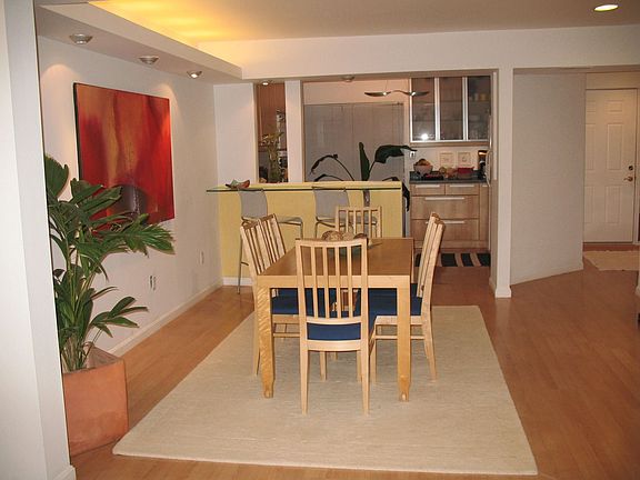 Living and dininng room area