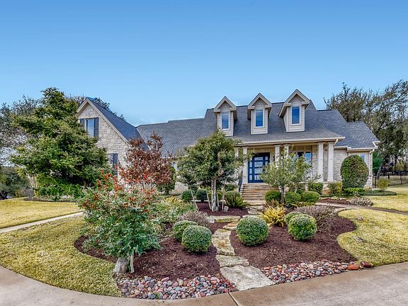 2nd image of 18 Ehrlich Rd