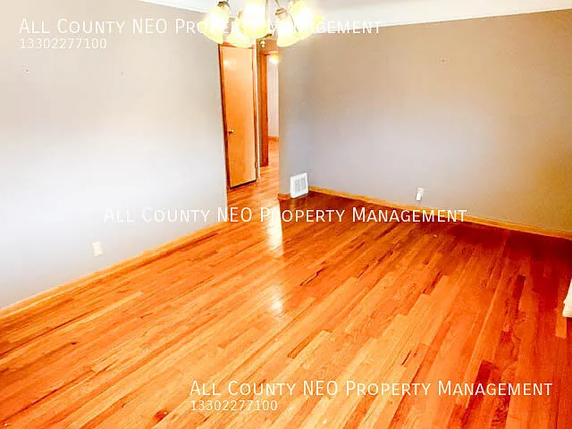 Coming Soon! Spacious 3-Bedroom Home In Brookpark — Photo 3