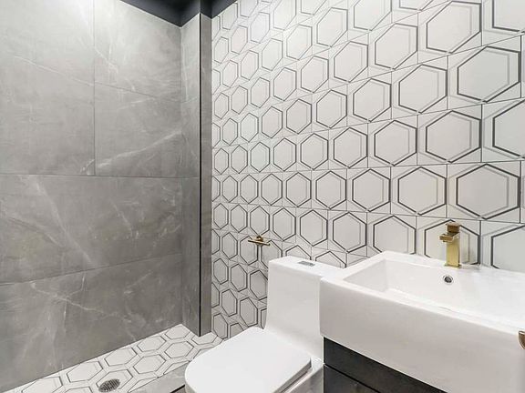 3rd image of 842 Flushing Ave #341