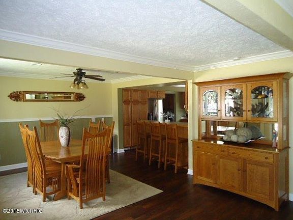 4th image of 1641 E Isabella Ave