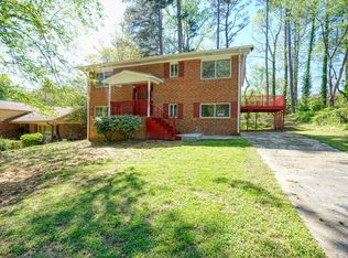 104 Candlelight Ln SW, Atlanta, GA 30331