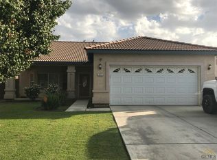 513 New Zealand Dr, Bakersfield, CA