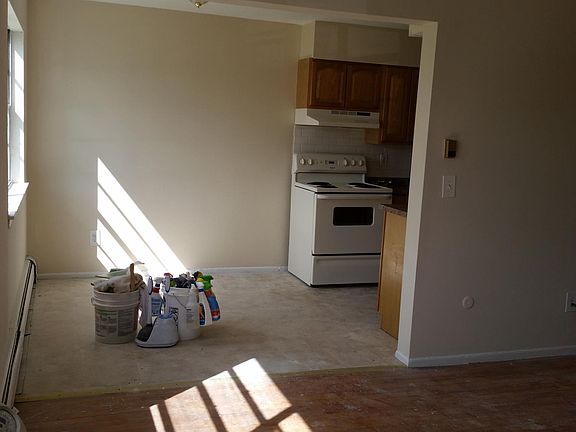 2nd image of 45 Kenwood Dr APT 2