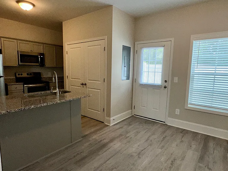 2879B Jubilee Dr — Photo 6