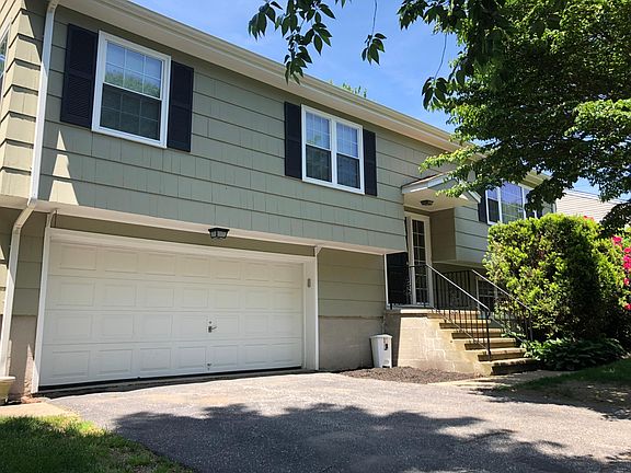 3rd image of 9 Quinsey Dr