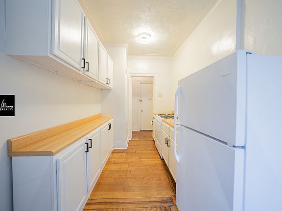 4th image of 293 Eastern Pkwy #1J