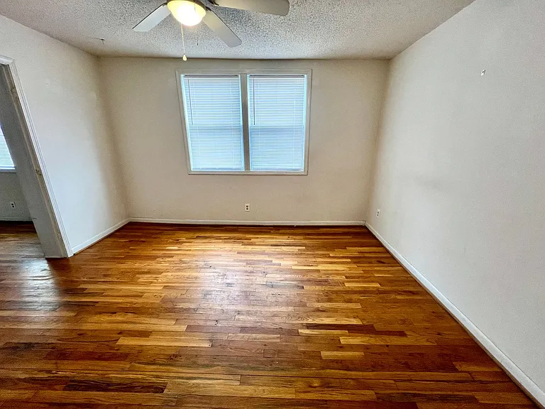 2323 Stark St #A — Photo 14
