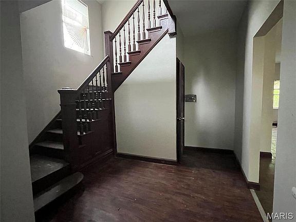 3rd image of 2321 Shirley Ave