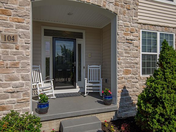 3rd image of 104 N Corkwood Ct