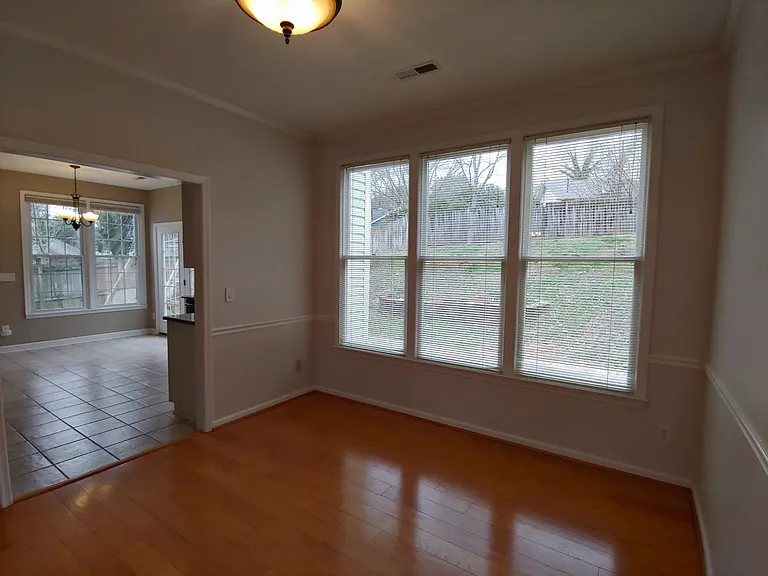 3310 Mill Spring Ct — Photo 9