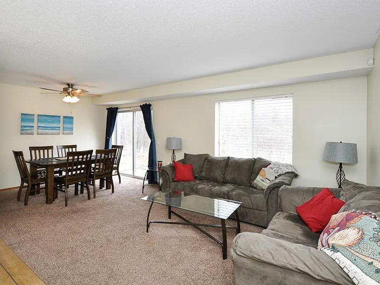 Fernbrook Townhomes — Photo 28