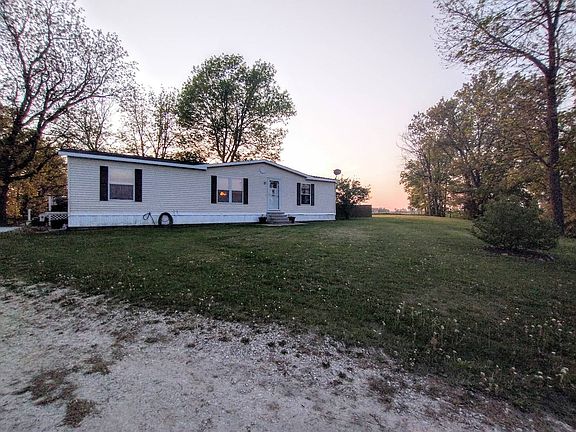 4th image of 8674 Downs Ln