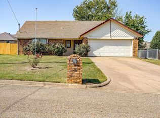 1102 Snowberry St, Cleburne, TX 76031