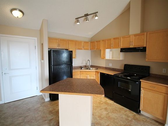 2nd image of 2305 35a Ave NW