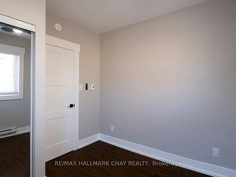 14 Queen St #2 — Photo 8