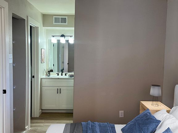 3rd image of 1210 1/2 Lorrain St #106