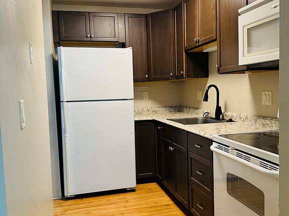 3rd image of 120 College Dr #17