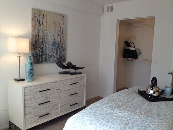 4th image of 1044 S Military Trl APT 304