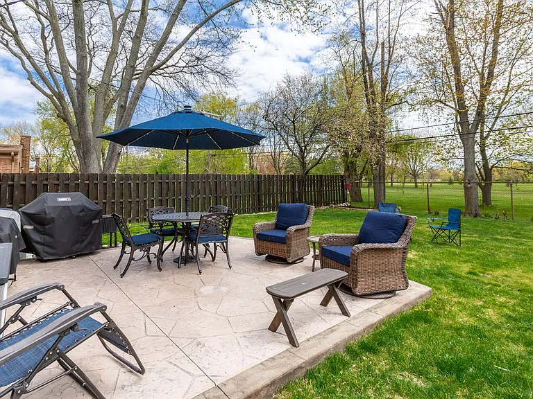 3818 Edgeland Ave — Photo 3