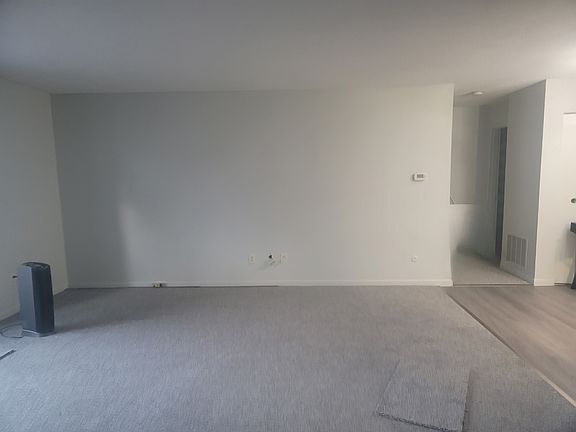 4th image of 5 Thayer Pond Dr #6